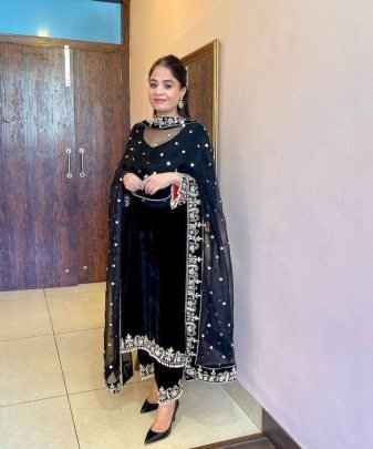 Designer Wear 9000 Velvet Top With Plazzo